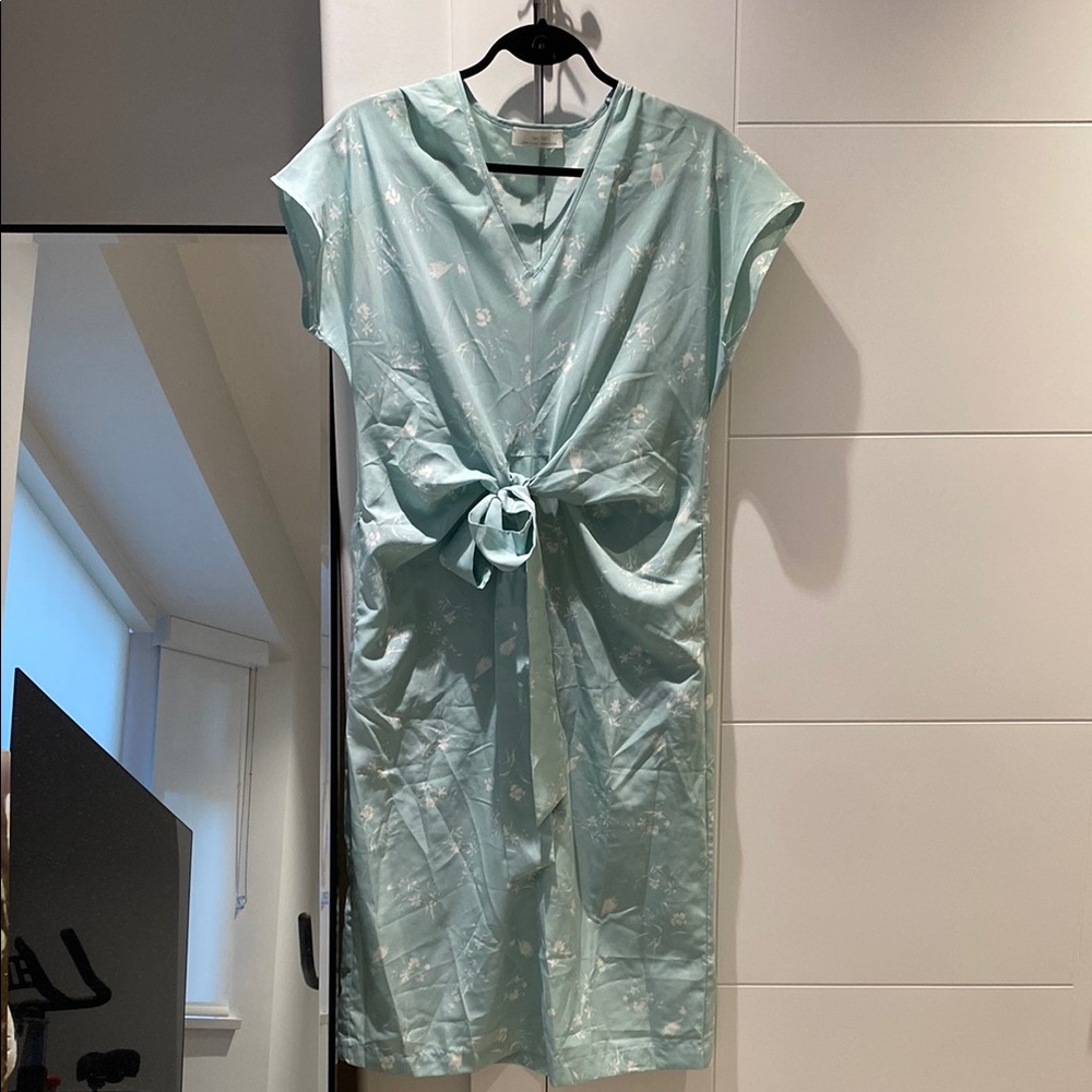 OAK + FORT Green V-Neck Tie Front Midi Dress